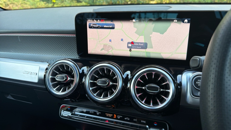 Mercedes-Benz GLB 200 AMG Line Premium Plus 5dr 7G-Tronic Petrol Estate - Image 12