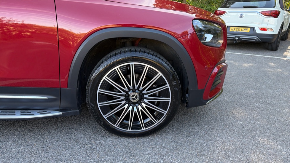 Mercedes-Benz GLB 200 AMG Line Premium Plus 5dr 7G-Tronic Petrol Estate - Image 32