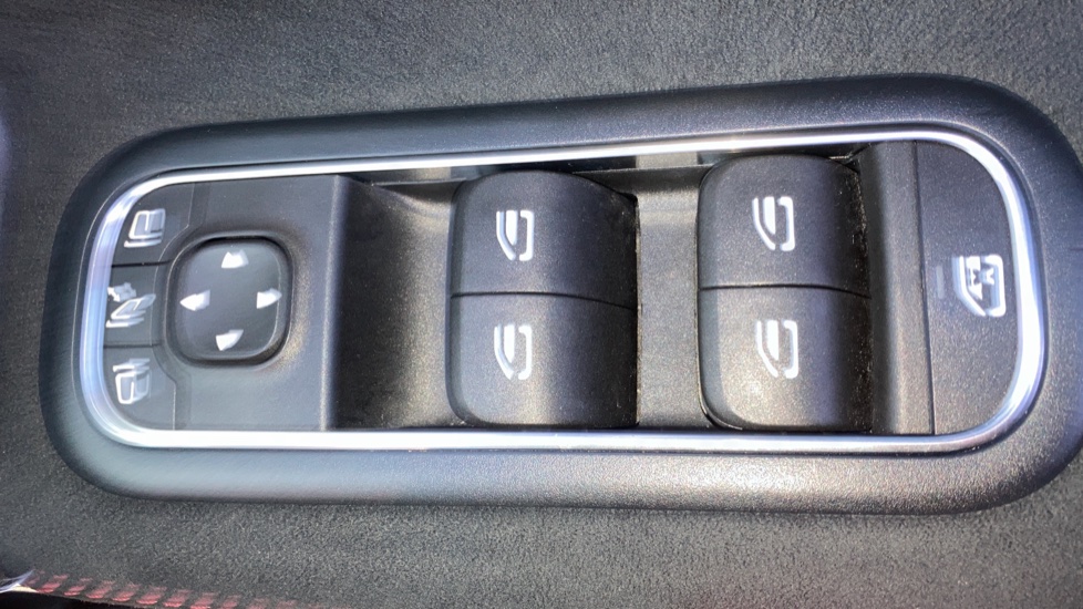 Mercedes-Benz A-Class A180d AMG Line Premium Plus 5dr Auto Diesel Hatchback - Image 30