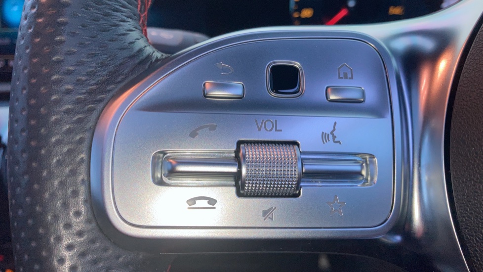 Mercedes-Benz A-Class A180d AMG Line Premium Plus 5dr Auto Diesel Hatchback - Image 33