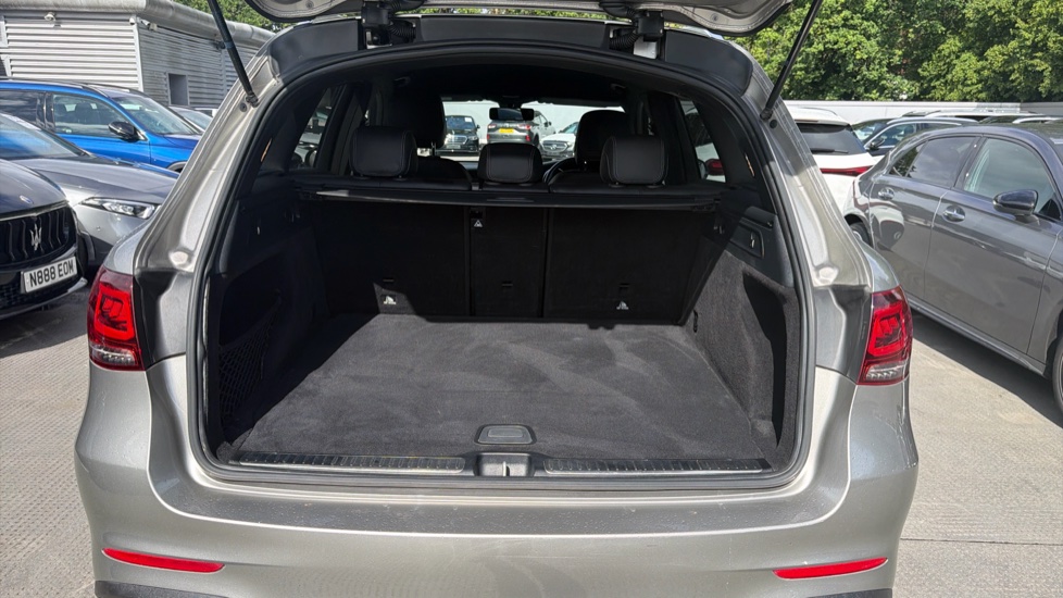 Mercedes-Benz GLC 220d 4Matic AMG Line 5dr 9G-Tronic Diesel Estate - Image 4