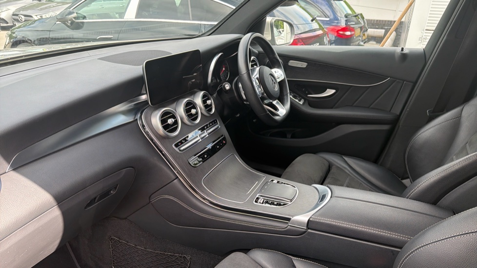 Mercedes-Benz GLC 220d 4Matic AMG Line 5dr 9G-Tronic Diesel Estate - Image 9