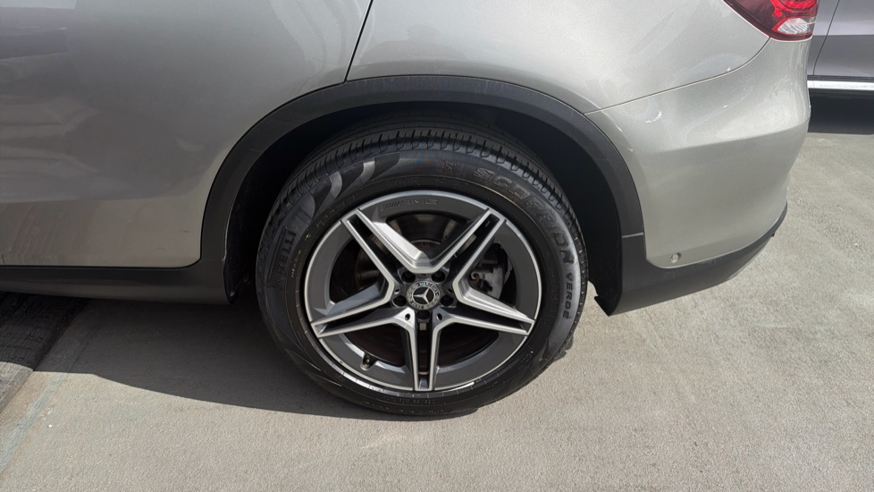 Mercedes-Benz GLC 220d 4Matic AMG Line 5dr 9G-Tronic Diesel Estate - Image 39