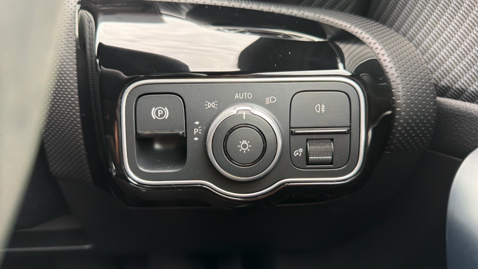Mercedes-Benz A-Class A180 Sport Executive 5dr Auto Petrol Hatchback - Image 39