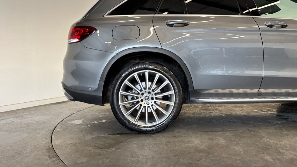Mercedes-Benz GLC 220d 4Matic AMG Line Premium 5dr 9G-Tronic Diesel Estate - Image 7