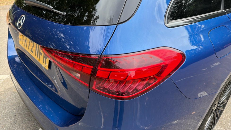 Mercedes-Benz C-Class C300d AMG Line Premium 5dr 9G-Tronic Diesel Estate - Image 32