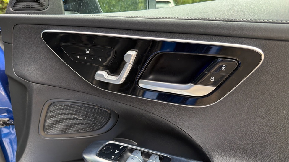 Mercedes-Benz C-Class C300d AMG Line Premium 5dr 9G-Tronic Diesel Estate - Image 34