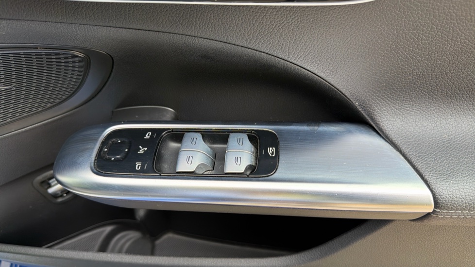 Mercedes-Benz C-Class C300d AMG Line Premium 5dr 9G-Tronic Diesel Estate - Image 35