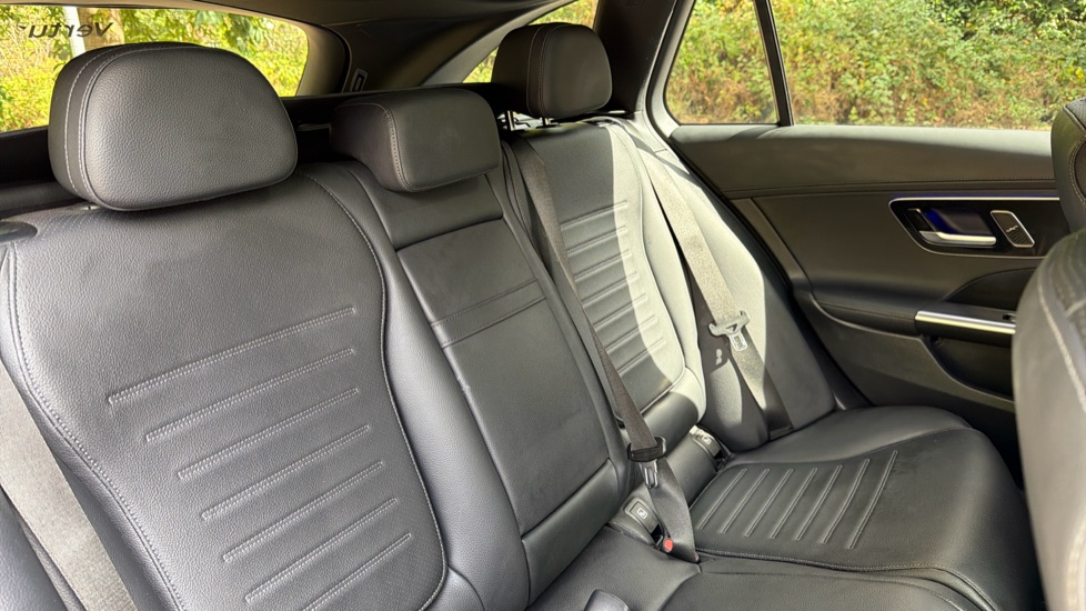 Mercedes-Benz C-Class C300e AMG Line Premium Plus 5dr 9G-Tronic Estate - Image 16