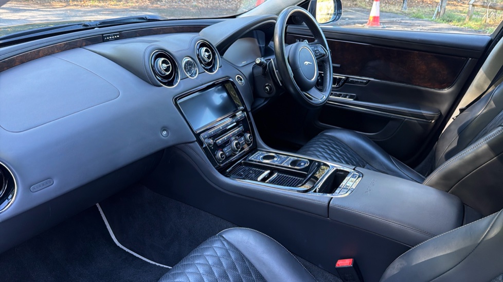 Jaguar XJ 3.0d V6 XJ50 4dr Auto Diesel Saloon - Image 9
