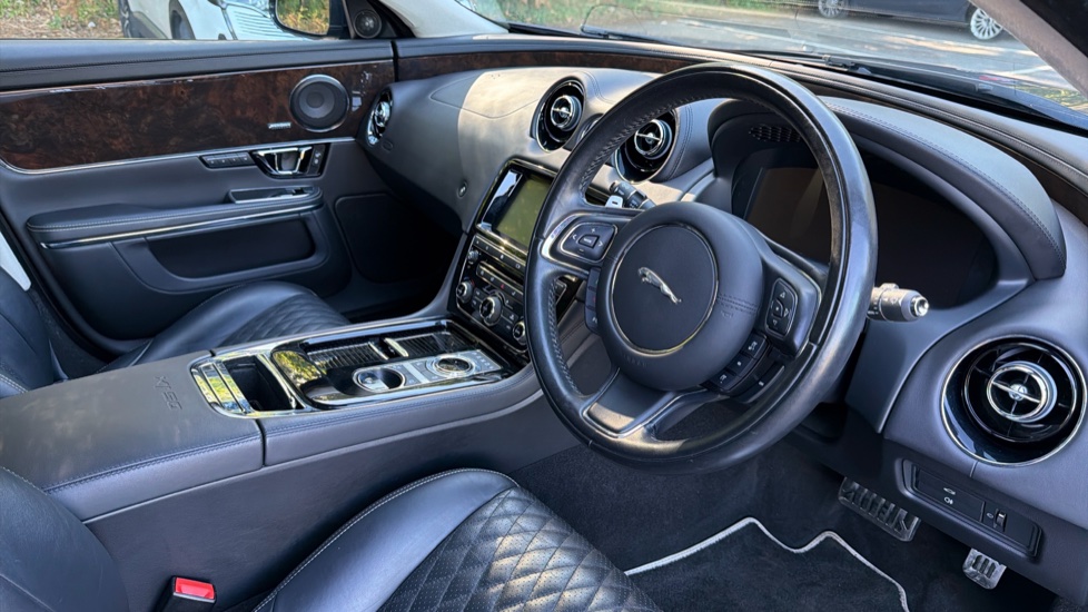 Jaguar XJ 3.0d V6 XJ50 4dr Auto Diesel Saloon - Image 11