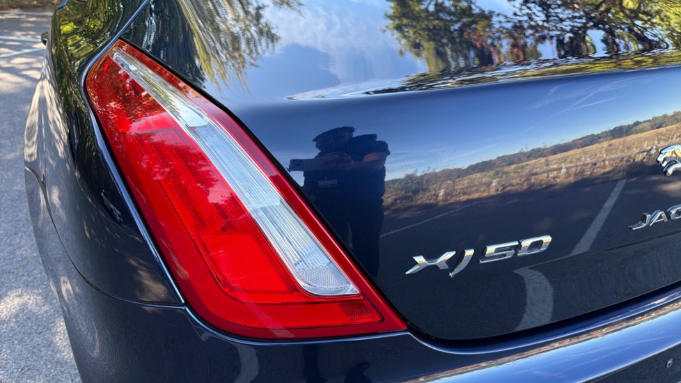 Jaguar XJ 3.0d V6 XJ50 4dr Auto Diesel Saloon - Image 29