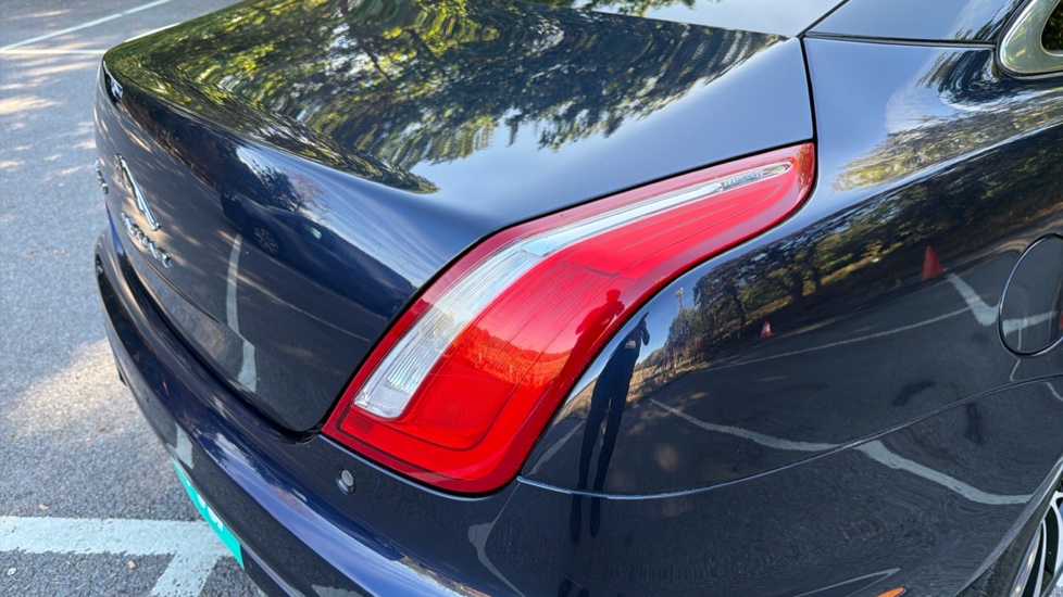 Jaguar XJ 3.0d V6 XJ50 4dr Auto Diesel Saloon - Image 30