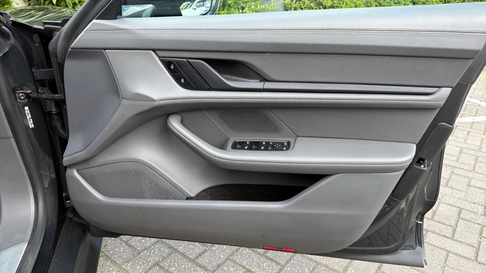 Porsche Taycan 390kW 4S 79kWh 5dr Auto Electric Estate - Image 34
