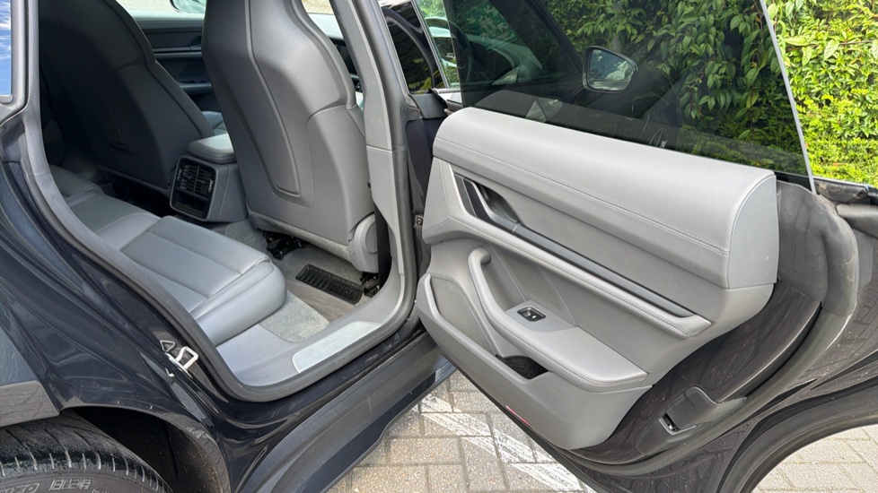 Porsche Taycan 390kW 4S 79kWh 5dr Auto Electric Estate - Image 37