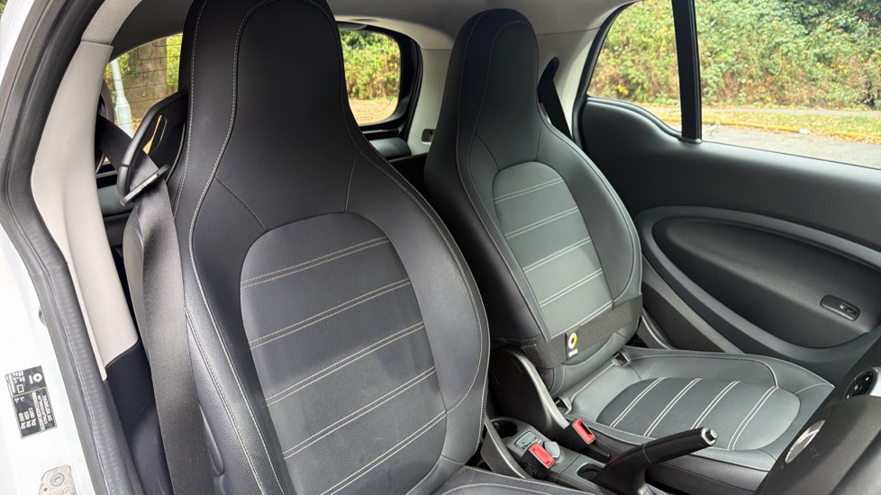 smart fortwo coupe 1.0 Prime Premium 2dr Auto Petrol Coupe - Image 16