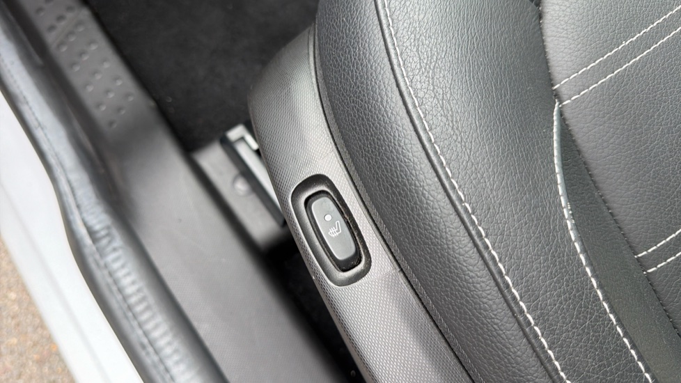 smart fortwo coupe 1.0 Prime Premium 2dr Auto Petrol Coupe - Image 17
