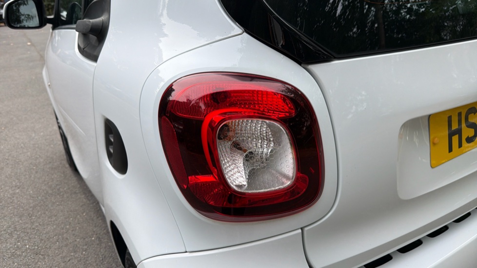 smart fortwo coupe 1.0 Prime Premium 2dr Auto Petrol Coupe - Image 36