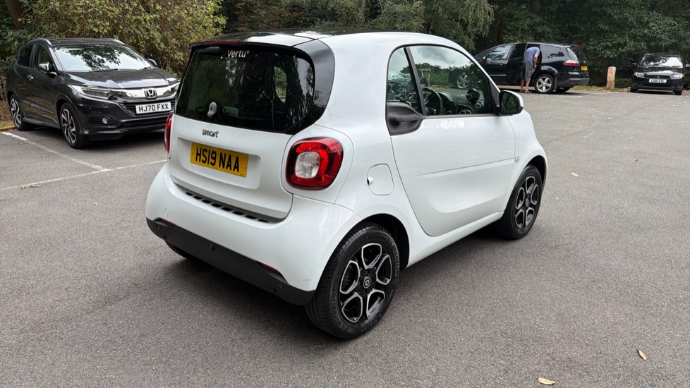 smart fortwo coupe 1.0 Prime Premium 2dr Auto Petrol Coupe - Image 38