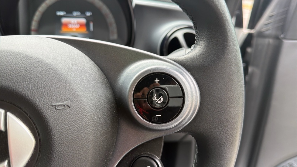 smart fortwo coupe 1.0 Prime Premium 2dr Auto Petrol Coupe - Image 42