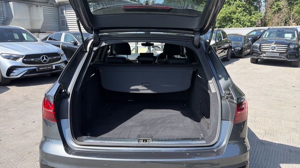 Audi A4 35 TFSI Black Edition 5dr S Tronic Petrol Estate - Image 4