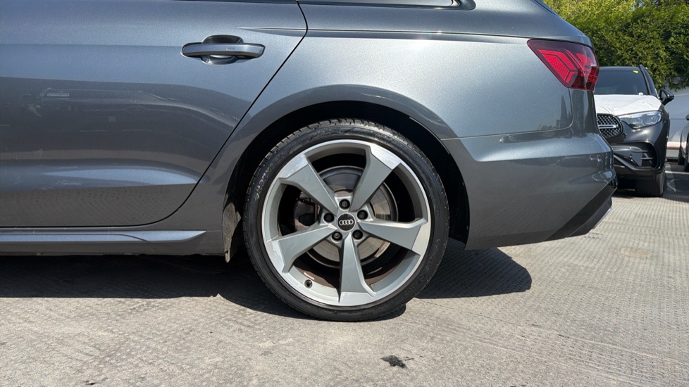 Audi A4 35 TFSI Black Edition 5dr S Tronic Petrol Estate - Image 7