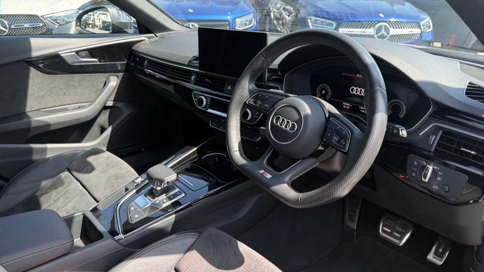 Audi A4 35 TFSI Black Edition 5dr S Tronic Petrol Estate - Image 11