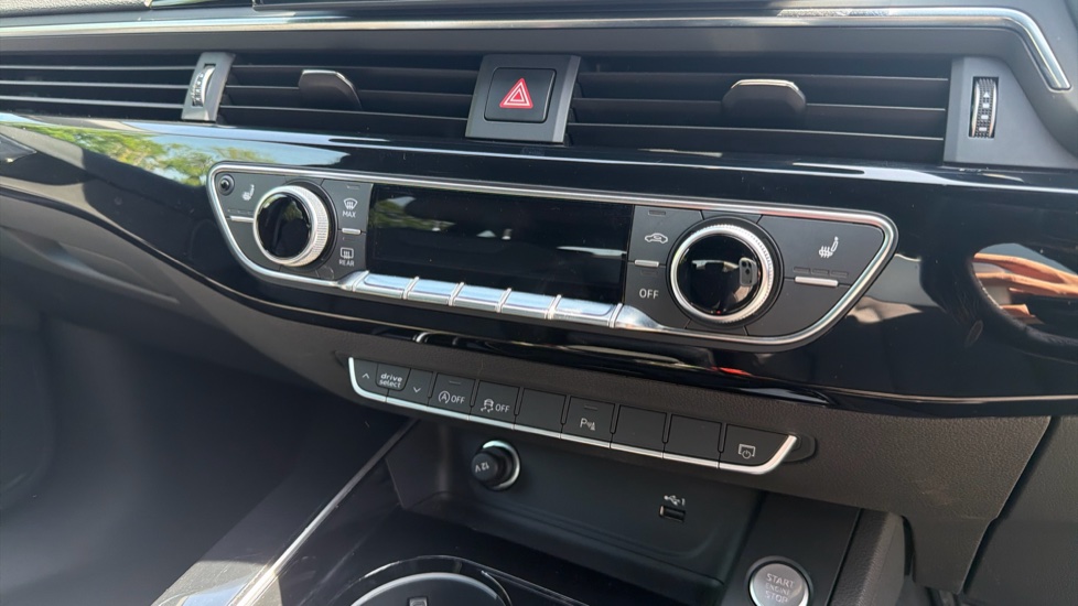 Audi A4 35 TFSI Black Edition 5dr S Tronic Petrol Estate - Image 31