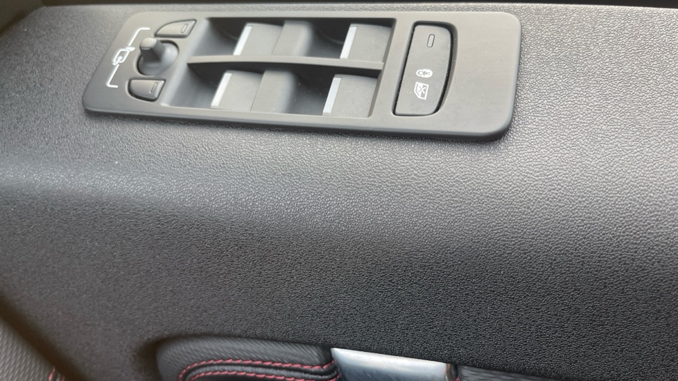 Land Rover Discovery Sport 2.0 D240 R-Dynamic S 5dr Auto Diesel Station Wagon - Image 35