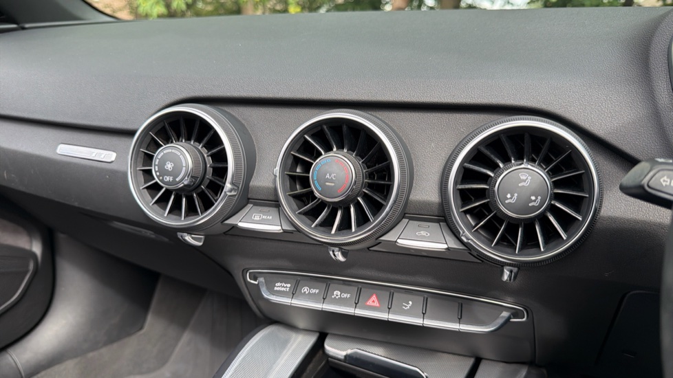 Audi TT 1.8T FSI Sport 2dr Petrol Roadster - Image 12