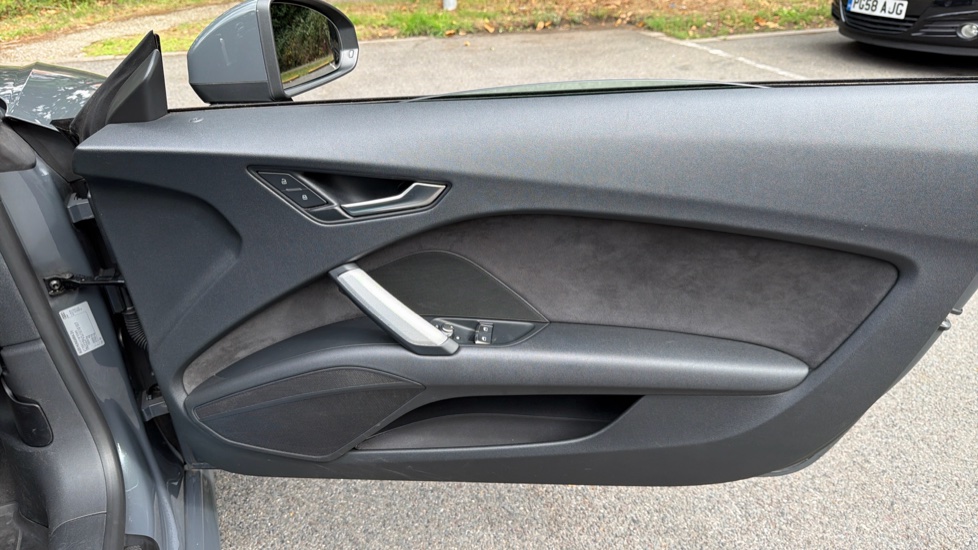 Audi TT 1.8T FSI Sport 2dr Petrol Roadster - Image 36
