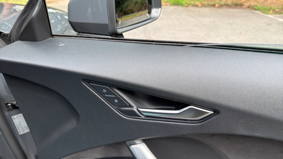 Audi TT 1.8T FSI Sport 2dr Petrol Roadster - Image 37