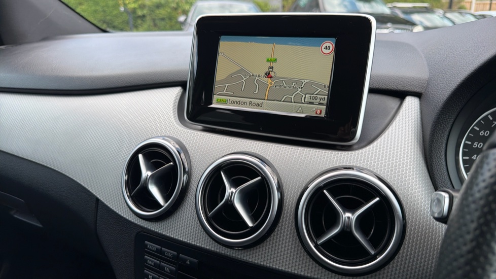 Mercedes-Benz B-Class B180 [1.5] CDI Sport 5dr Auto Diesel Hatchback - Image 12