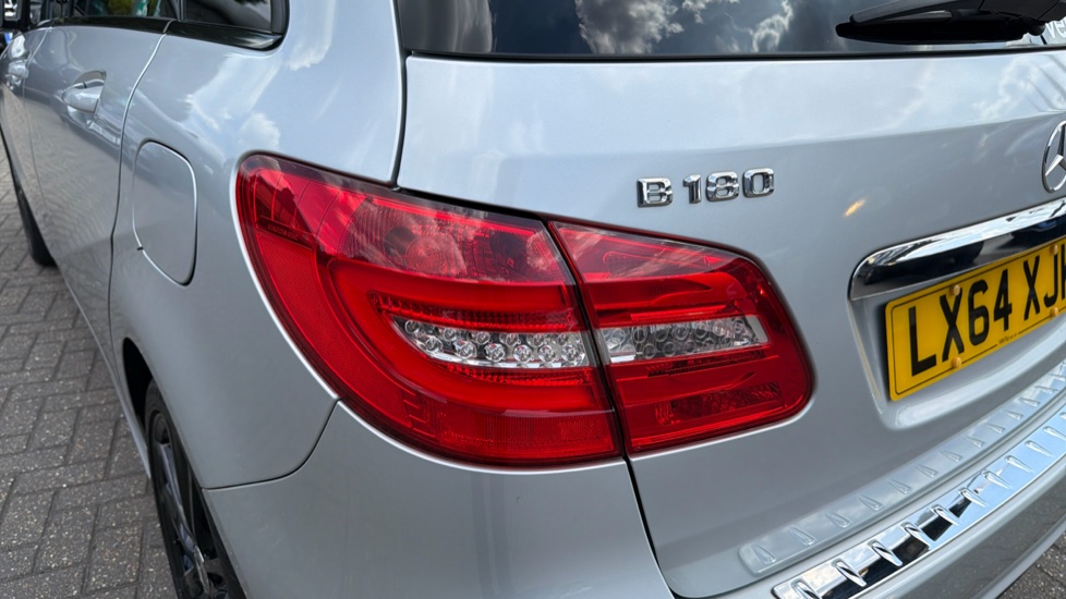 Mercedes-Benz B-Class B180 [1.5] CDI Sport 5dr Auto Diesel Hatchback - Image 32