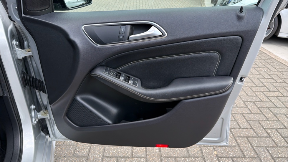 Mercedes-Benz B-Class B180 [1.5] CDI Sport 5dr Auto Diesel Hatchback - Image 36