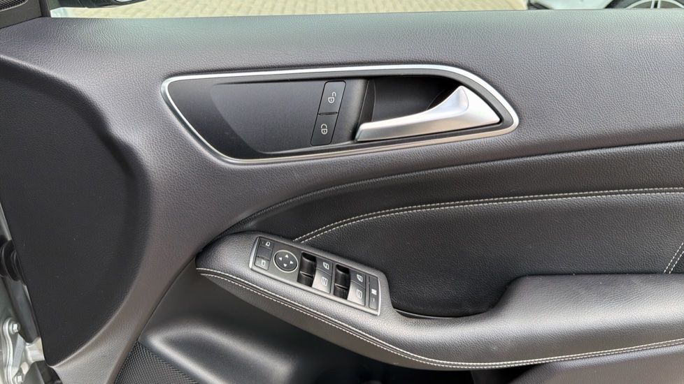 Mercedes-Benz B-Class B180 [1.5] CDI Sport 5dr Auto Diesel Hatchback - Image 37
