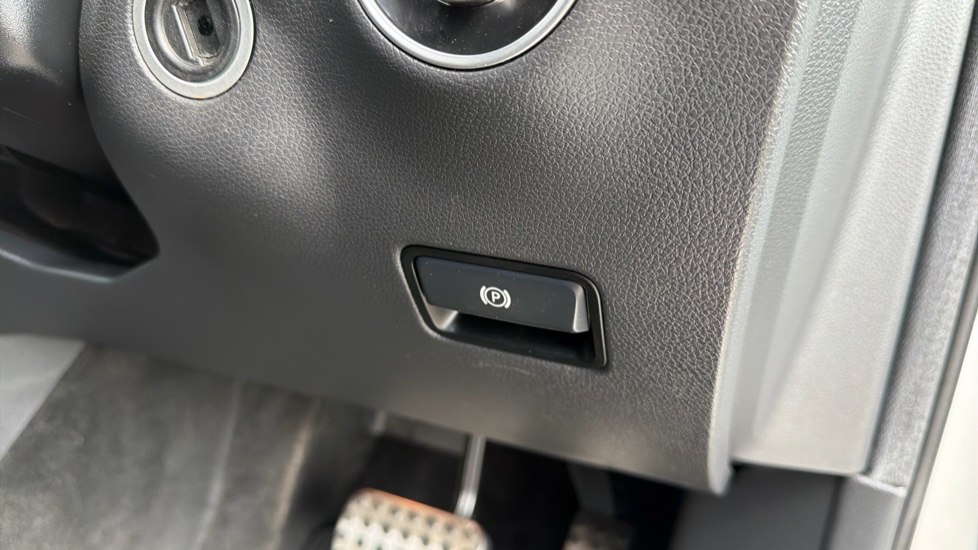 Mercedes-Benz B-Class B180 [1.5] CDI Sport 5dr Auto Diesel Hatchback - Image 39