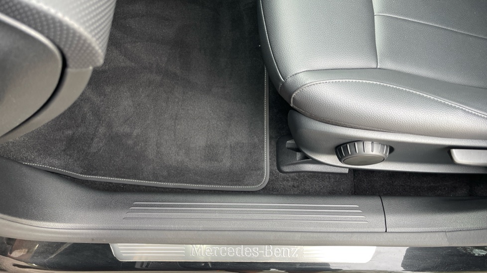 Mercedes-Benz A-Class A200 Sport Executive 5dr Auto Petrol Hatchback - Image 31