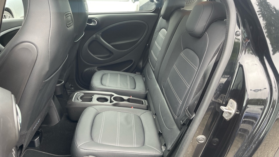 smart EQ forfour hatchback 60kW EQ Prime Exclusive 17kWh 5dr Auto [22kWch] Electric Hatchback - Image 16