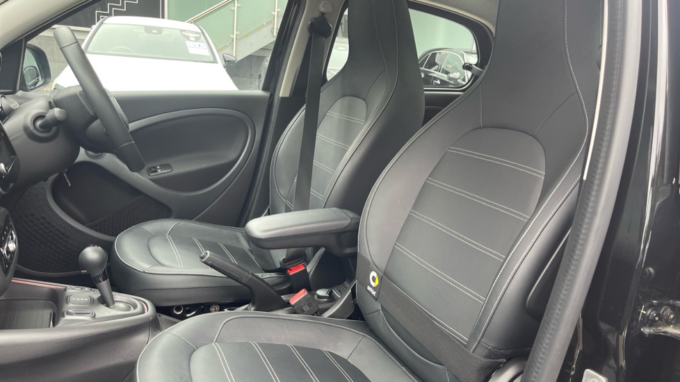 smart EQ forfour hatchback 60kW EQ Prime Exclusive 17kWh 5dr Auto [22kWch] Electric Hatchback - Image 31
