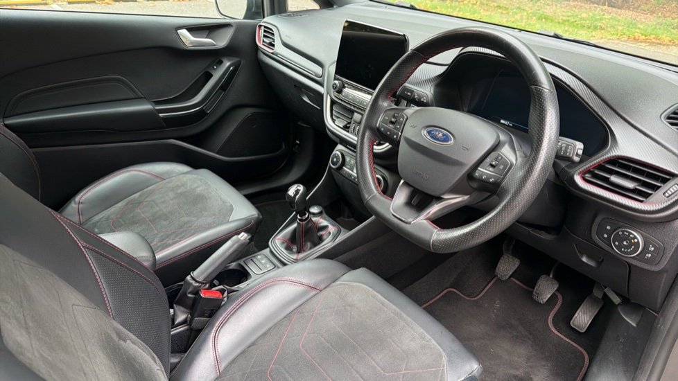 Ford Fiesta 1.0 EcoBoost Hybrid mHEV 155 ST-Line Vignale 3dr Petrol Hatchback - Image 11