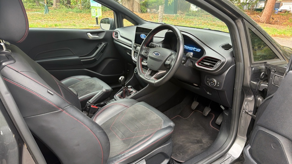 Ford Fiesta 1.0 EcoBoost Hybrid mHEV 155 ST-Line Vignale 3dr Petrol Hatchback - Image 19