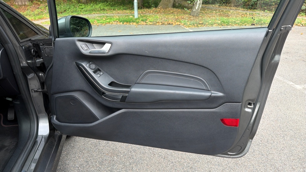 Ford Fiesta 1.0 EcoBoost Hybrid mHEV 155 ST-Line Vignale 3dr Petrol Hatchback - Image 20