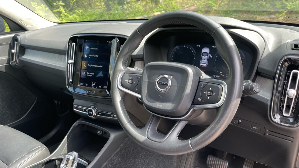 Volvo XC40 2.0 T5 Inscription 5dr AWD Geartronic Petrol Estate - Image 11