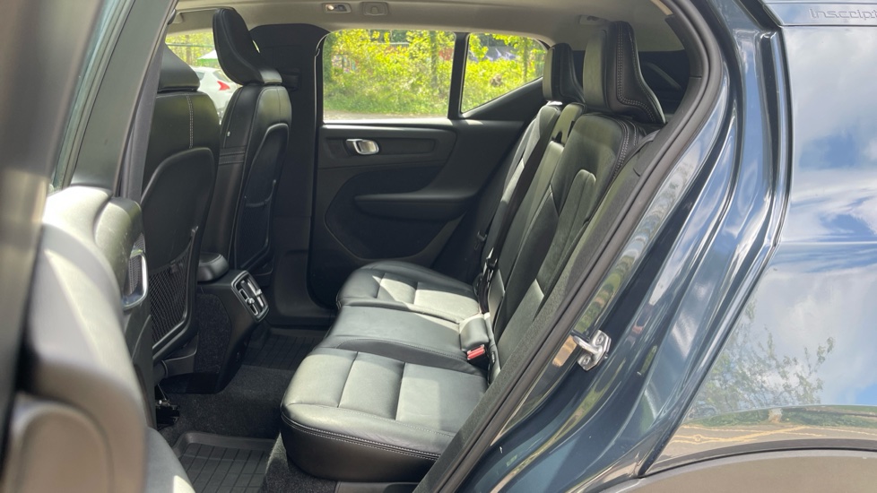 Volvo XC40 2.0 T5 Inscription 5dr AWD Geartronic Petrol Estate - Image 16