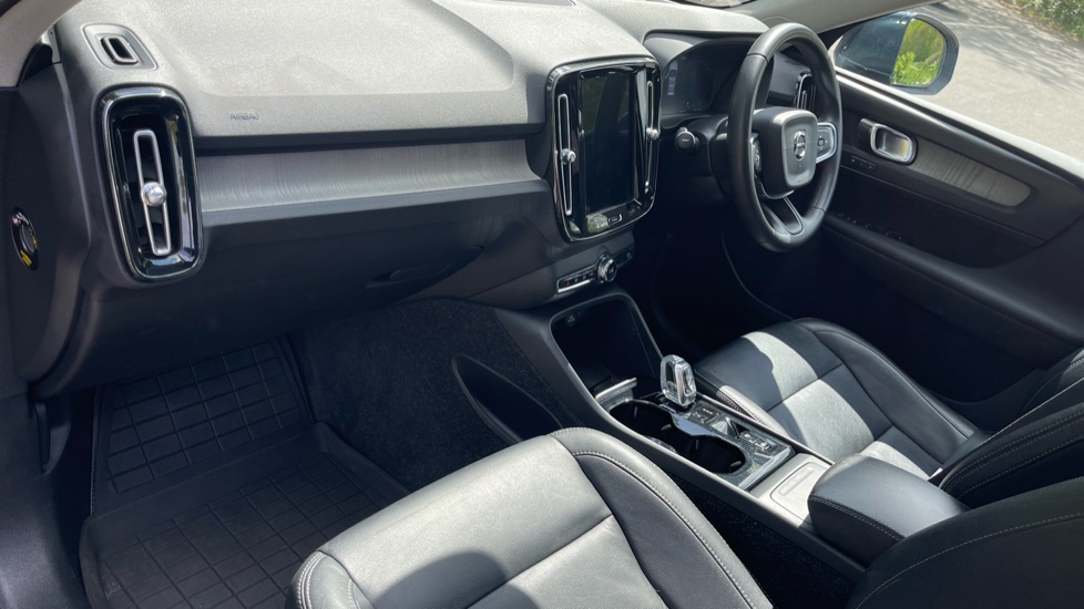 Volvo XC40 2.0 T5 Inscription 5dr AWD Geartronic Petrol Estate - Image 34