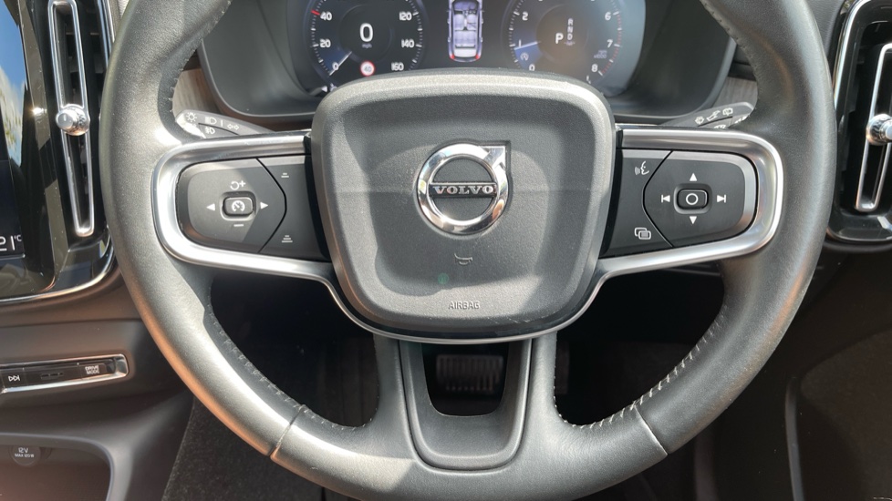 Volvo XC40 2.0 T5 Inscription 5dr AWD Geartronic Petrol Estate - Image 35