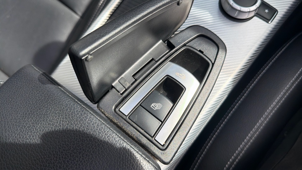Mercedes-Benz SLC 300 AMG Line 2dr 9G-Tronic Petrol Roadster - Image 19