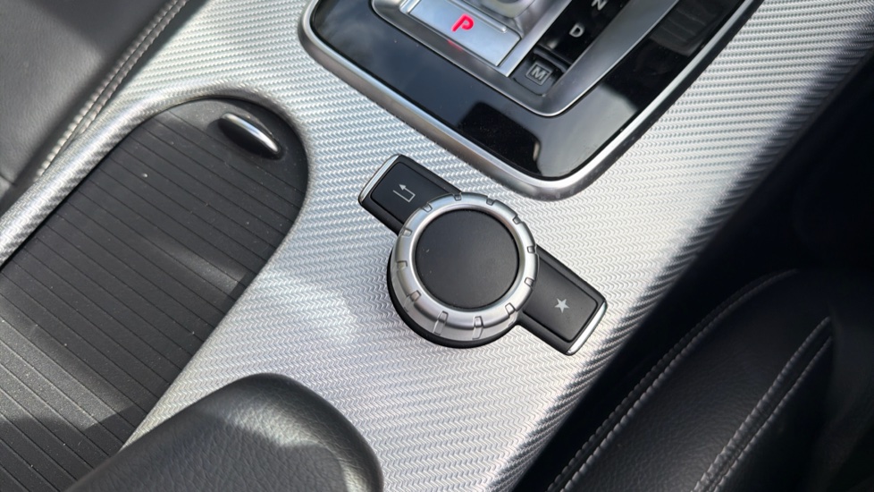 Mercedes-Benz SLC 300 AMG Line 2dr 9G-Tronic Petrol Roadster - Image 20