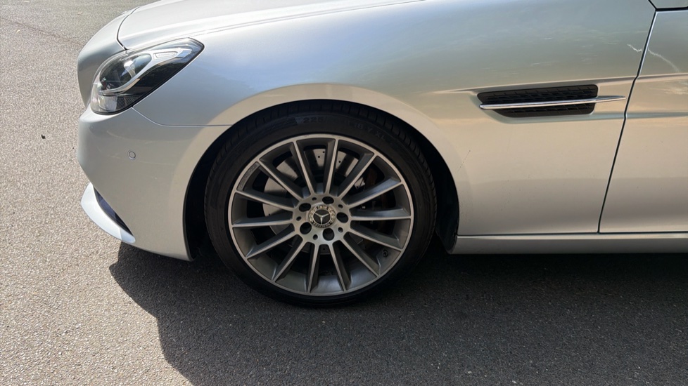 Mercedes-Benz SLC 300 AMG Line 2dr 9G-Tronic Petrol Roadster - Image 24